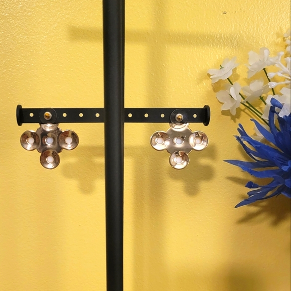 🌟NEW EXPRESS BOLD GOLD BLACK & PEARL EARRINGS Victorian Style - Picture 3 of 4